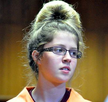 Shelia Eddy in court (Murderpedia)