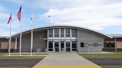 Reta Mays resides at the Federal Correctional Institution, Aliceville (Federal Bureau of Prisons)